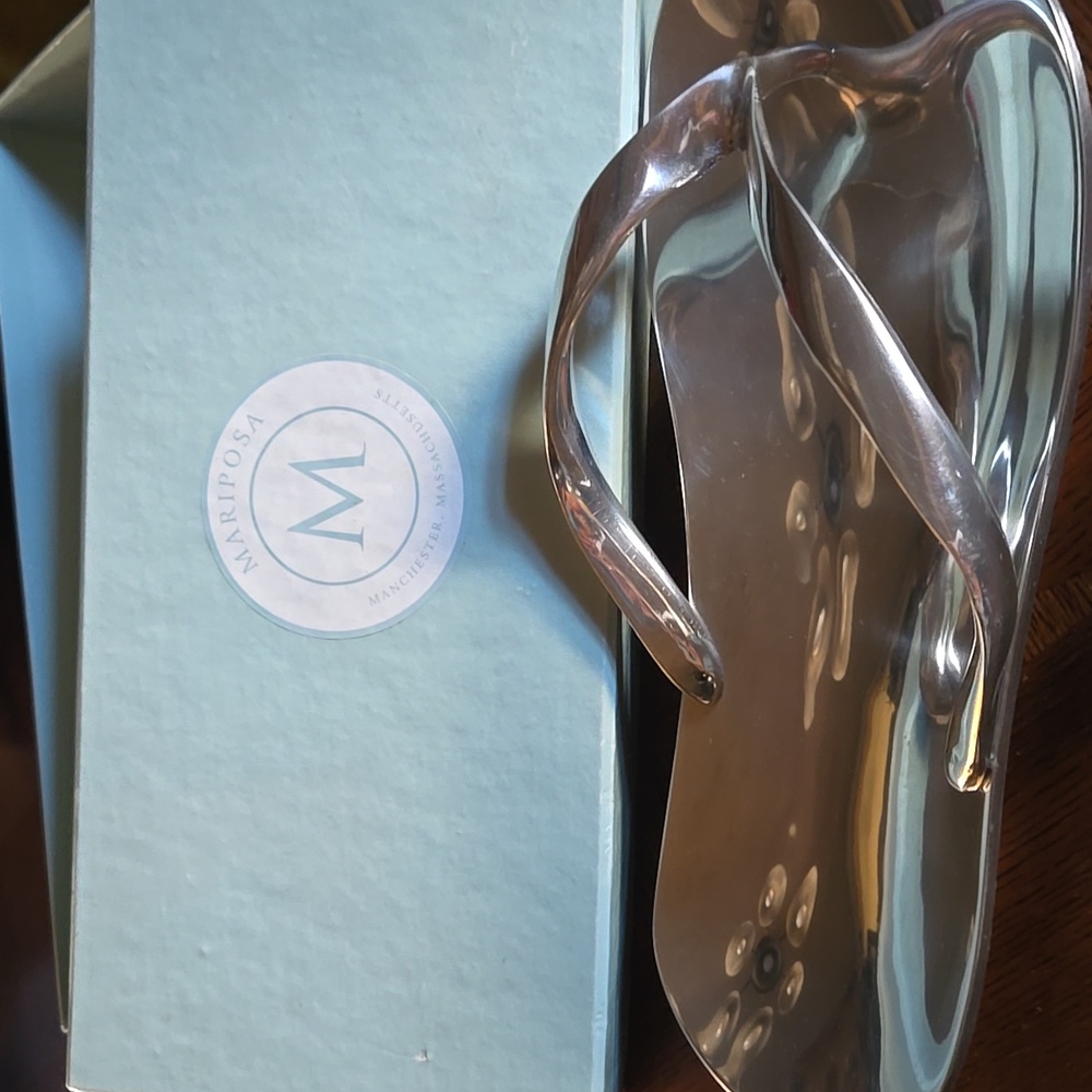 Mariposa large silver flip flop